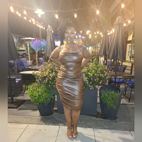 Meet your Posher, Buffy - Picture 3 of 6